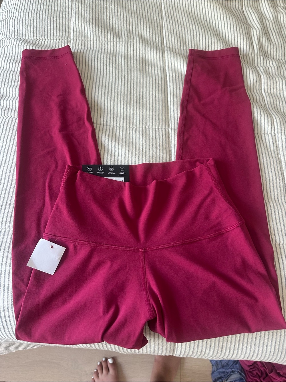 Golden Butter High-Rise Leggings in Raspberry Pink colour - Picture 2 of 2